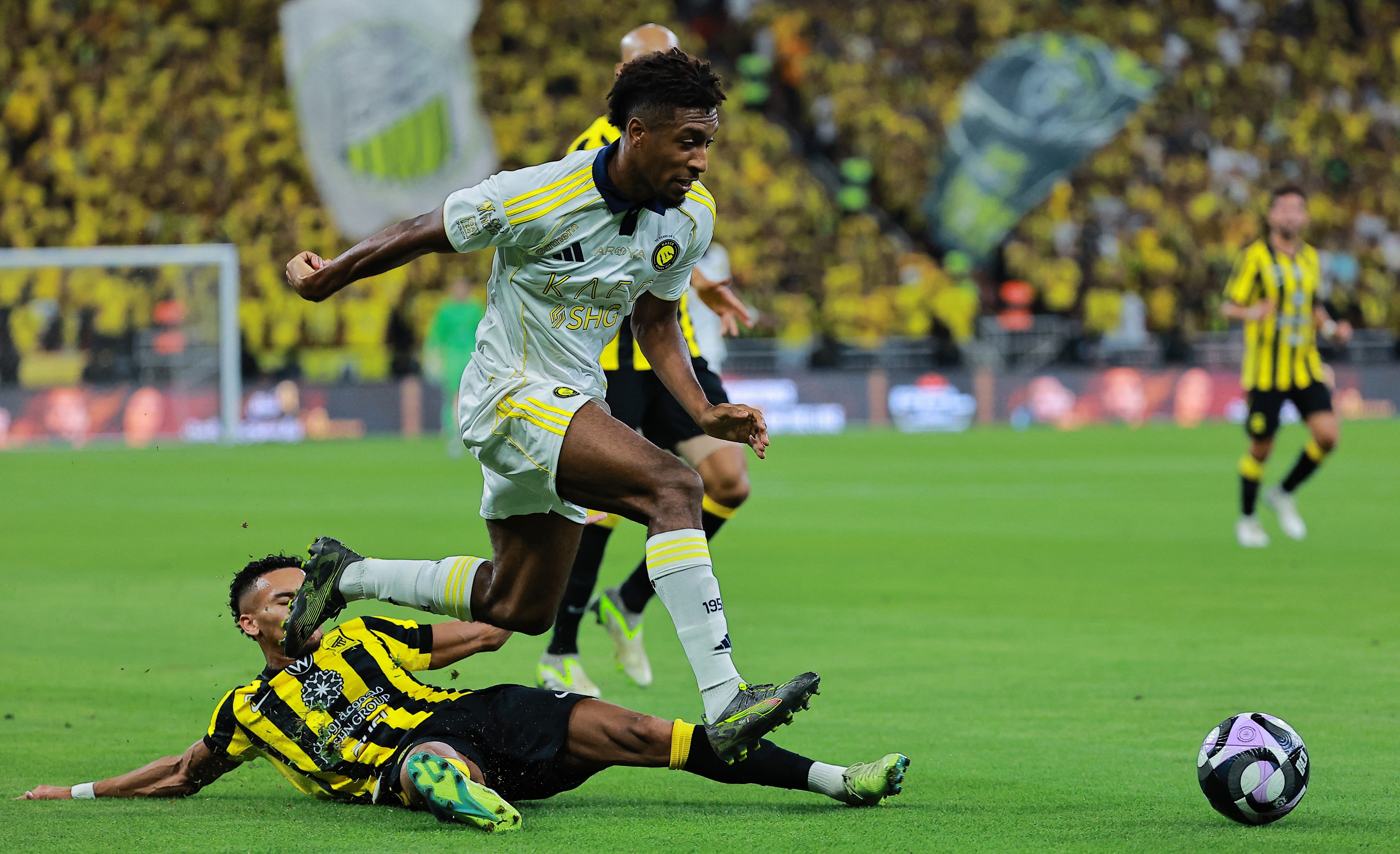 极速赛车官网-沙特媒体：科曼和西马坎周三接受了检查，以确定具体伤情